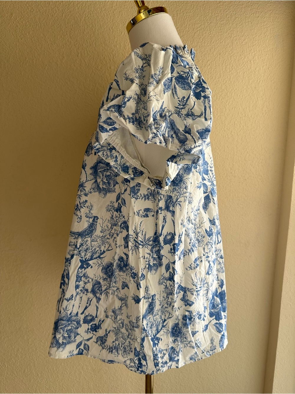 entro Blue & White Toile Puff Sleeve Blouse - Picture 4 of 10